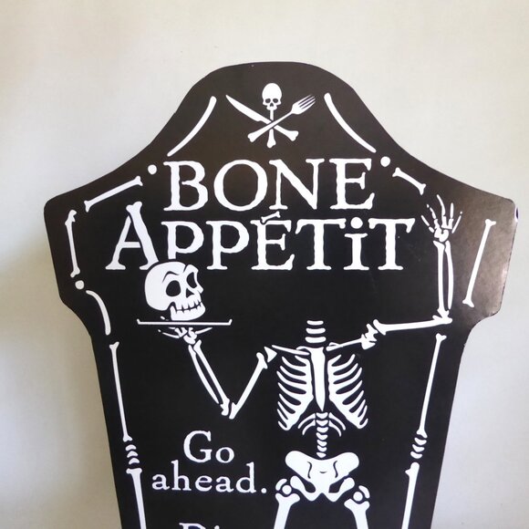 NEW 16” CRADLE TO GRAVE CURIOSITIES HALLOWEEN BONE APPETIT BUFFET TABLE SIGN - Picture 2 of 7